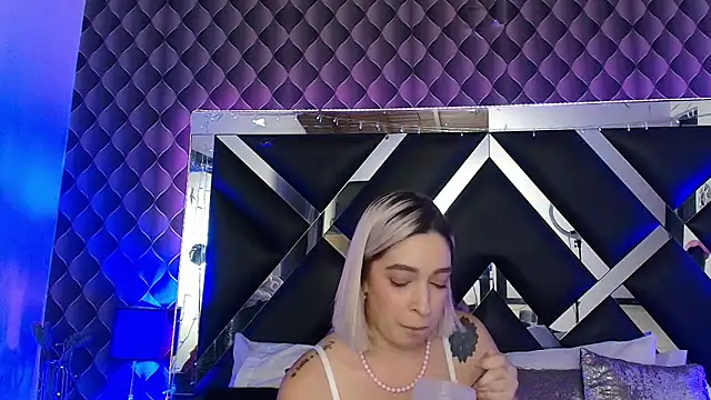 victoriaa_lee_ webcam