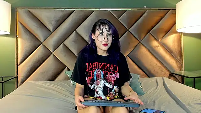 Rache_Roth webcam