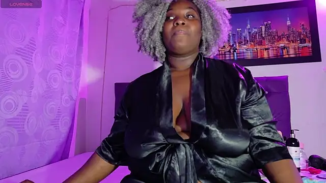 ebony_NeighborMoans webcam