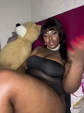 QUEEN_NOBUHLE_FEMDOM_777 webcam