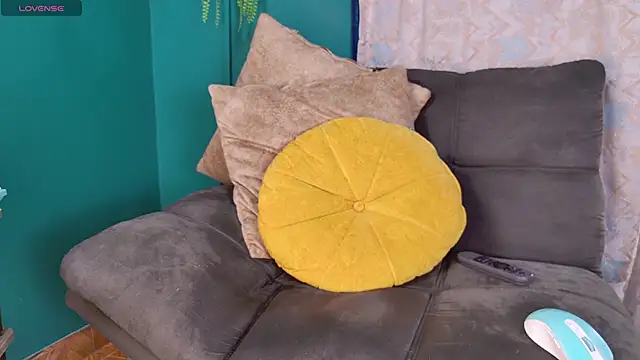Layla_17 webcam