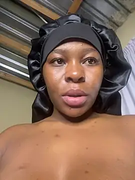 MiyaXo2 webcam