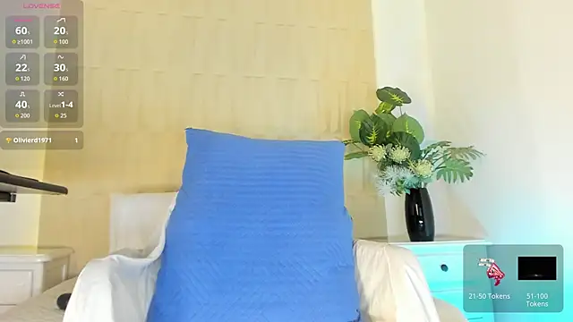 mia_pineda webcam