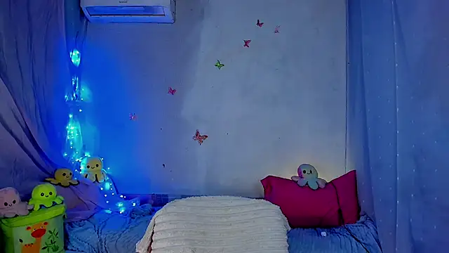 YourLizzyDoll webcam