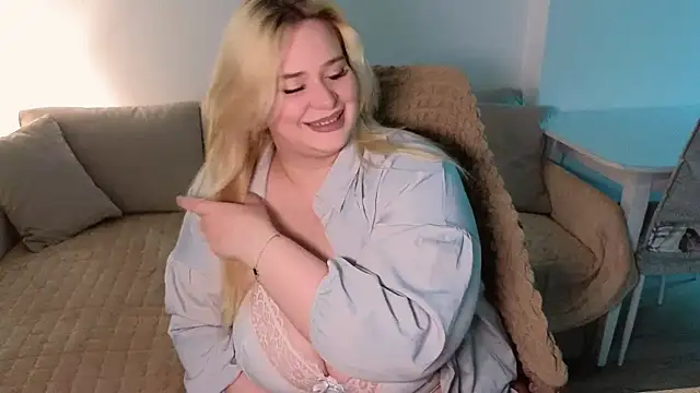 EllsaJean_ webcam