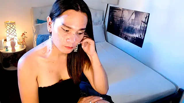 NinaDOM4CUM webcam