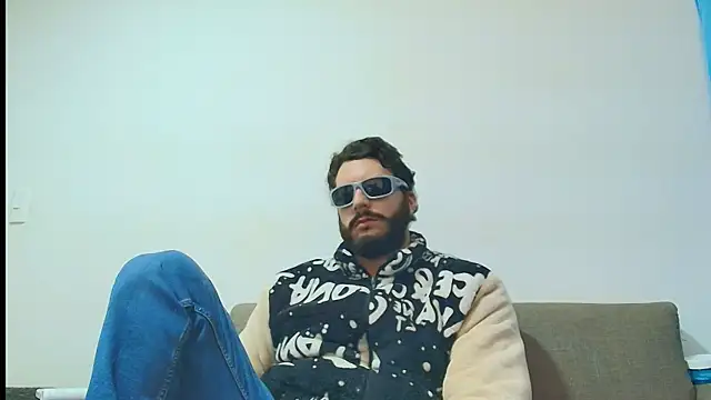 thomas_gun - Thomas_gun's free webcam - UK Sex Cams