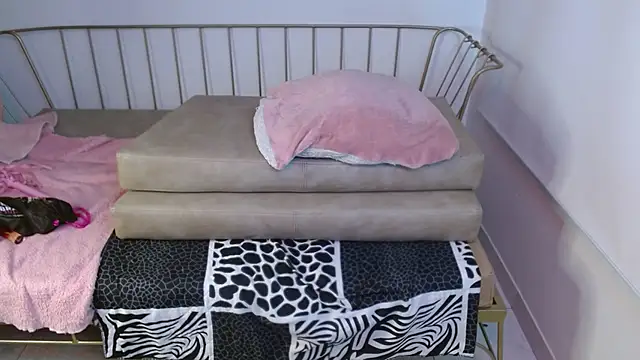 Roxanne_vale webcam