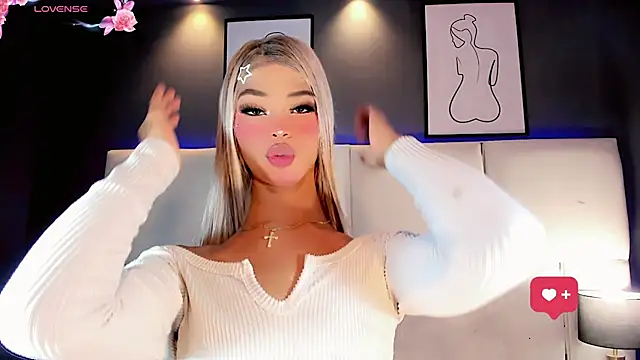 Kornylovee webcam