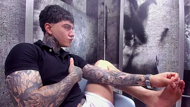 Gury_tattoo webcam