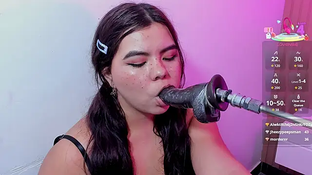 klhoe_boobs webcam