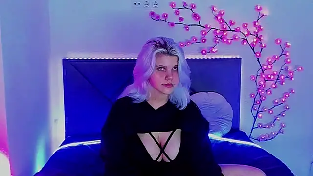 JoannLowe webcam