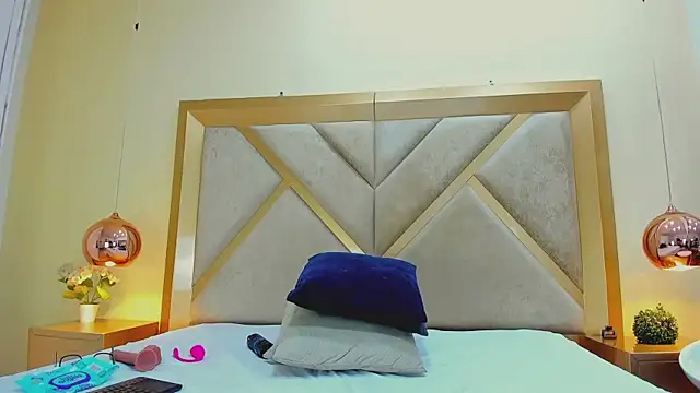 ElenaWatsonn webcam