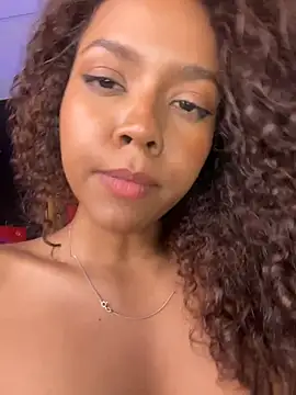 CurlyOopsieXXX webcam
