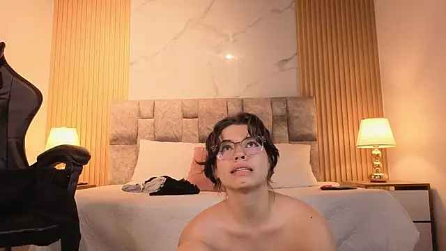 alkivamoon webcam