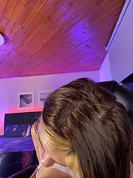 Isabella18_pink webcam