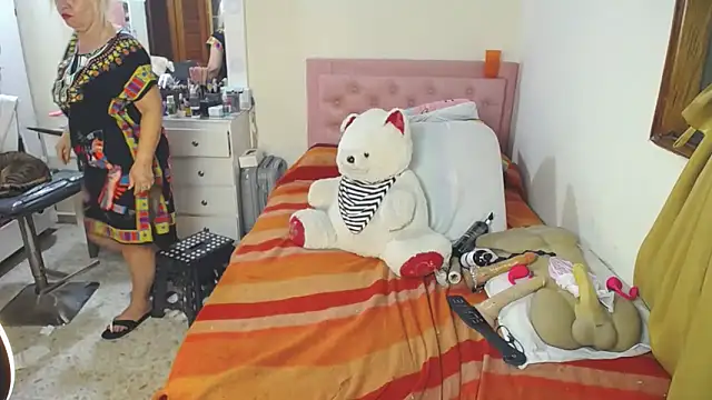 lucy_belle_bm webcam