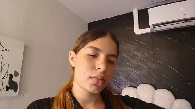 kissme_luna webcam