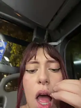 RojitasTeaseX_ webcam