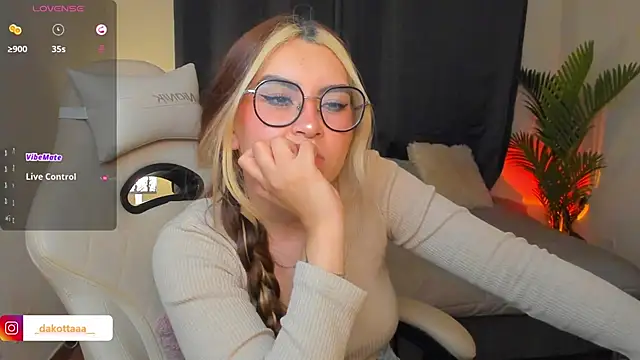 dakottaa_ webcam