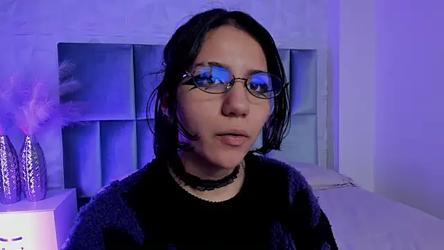 HollyPeach webcam