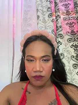Queen-barbie webcam