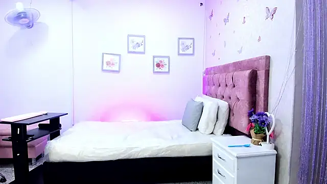 Trinity-presley webcam