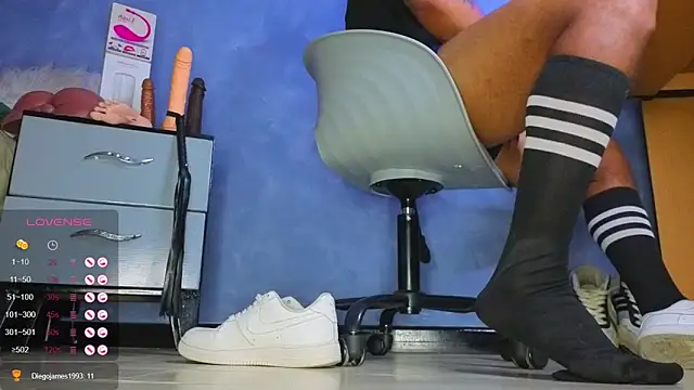 TomLover_12 webcam