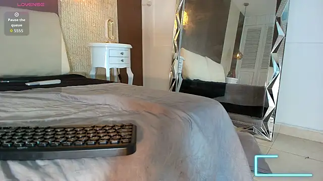 Tiifany_Baker webcam