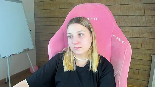 TinnaBurton webcam