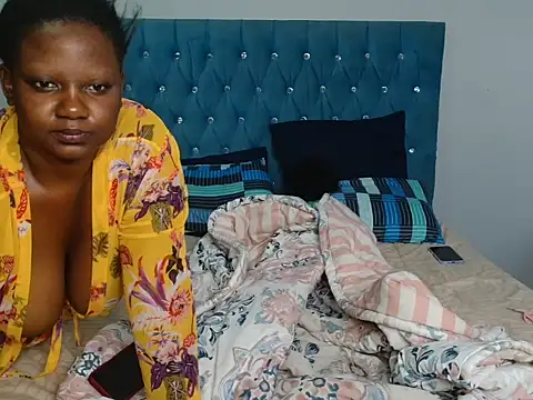 YourWifeyLily webcam