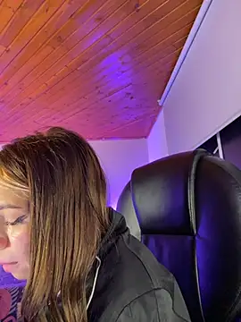 Isabella18_pink webcam