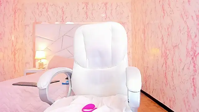 Emily_Whinfre webcam