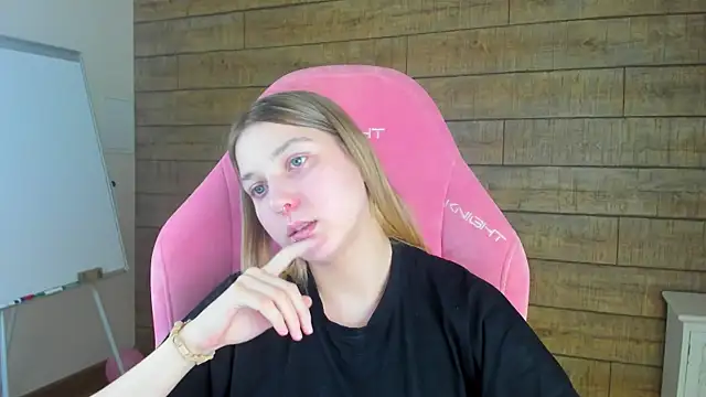 TinnaBurton webcam