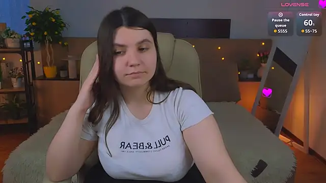 Viola__Shy webcam