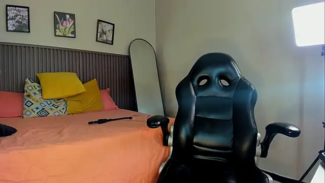 Joan_Blake webcam