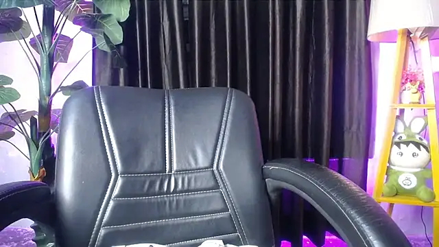 kiara_1122 (F teen) - pussy show squirt