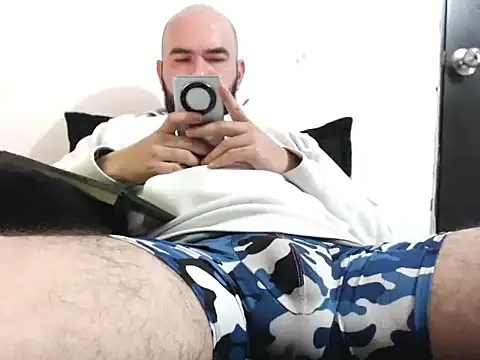 hairyandbigmann webcam
