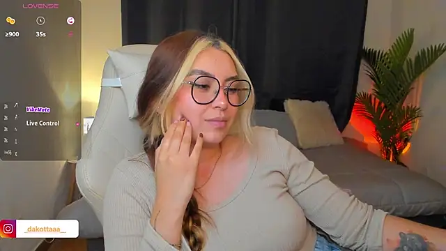 dakottaa_ webcam