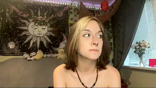 YourFavoriteAltgirl webcam