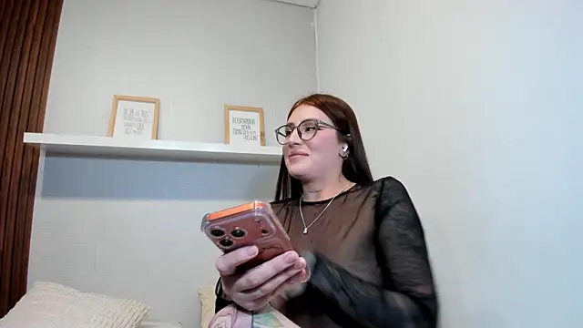 LANA-JONNES live sex cam