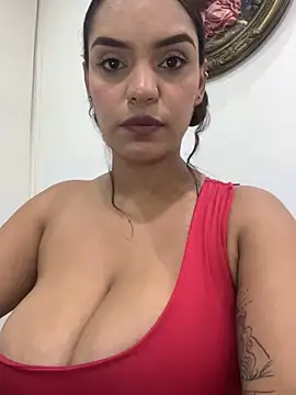 Sara-77 live sex cam
