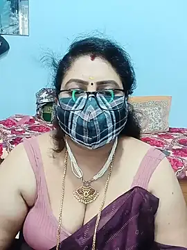 Kannadasexywifes Live Webcam on Stripchat