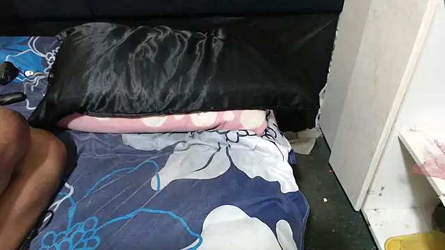 SweetHotBabby18 webcam