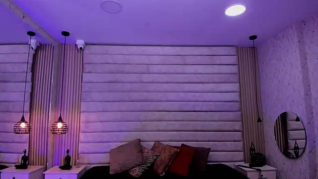 VictoriaaBlair webcam