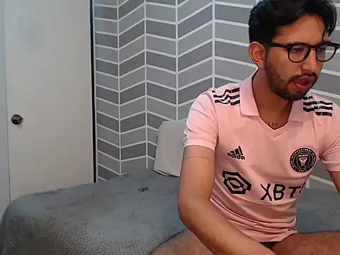 thomass1018 webcam