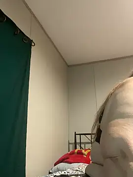 roxie6989 (F mature) - 1000