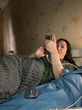 Naughtbaby_2025 webcam