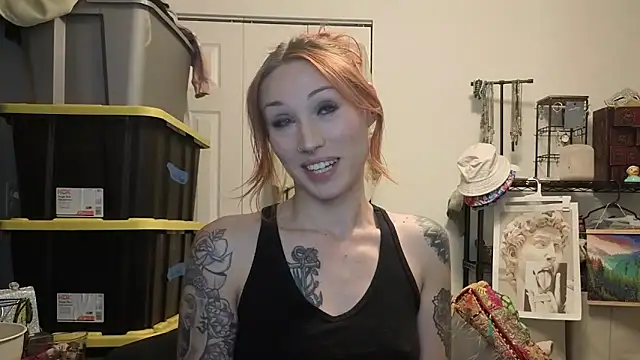 ThornsandHoney webcam