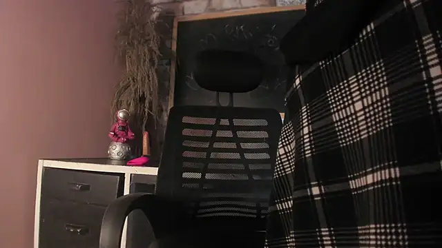 HeidiLune webcam
